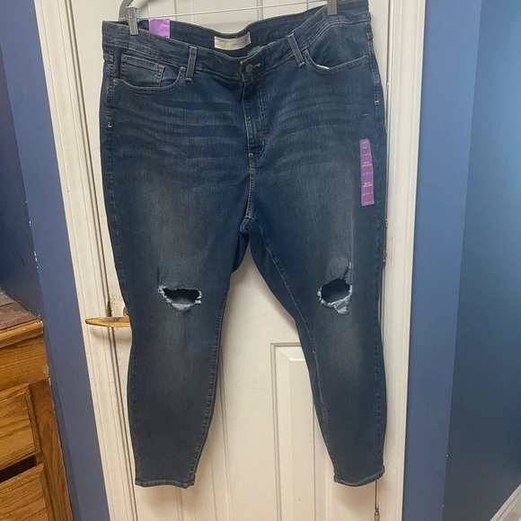 Signature by Levi Strauss & Co. Gold Label Women's - Mid Rise Super Skinny - Picture 1 of 9
